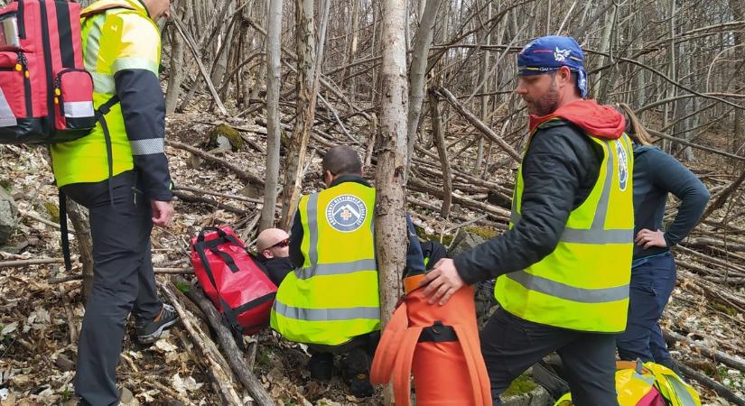 Börzsöny angyalai - Ki fizeti az életmentő hegyi csapat tagjait? Egyáltalán, ki lehet hegyimentő?