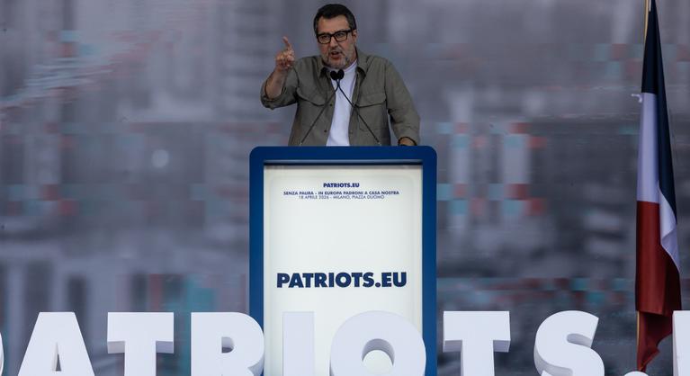 „Orbán Viktor barát és patrióta” – Matteo Salvini éltette a leköszönő magyar miniszterelnököt a Dóm téren