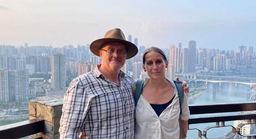 „Mindig csak a következő kanyarig megyünk” – így ír közösen regényeket a világ másik felén egy magyar házaspár