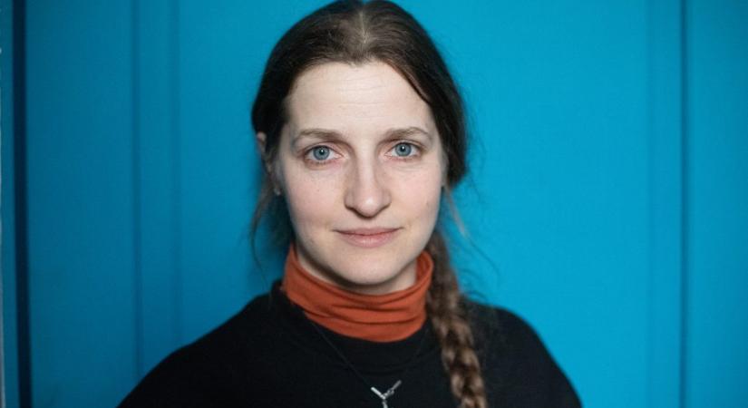 „Harcolhatsz egy kávézóból is. Ülhetsz egy laptop mögött kávét szürcsölgetve, miközben egy drónt irányítasz” – Kátya már több mint egy évtizede háborúzik az oroszokkal