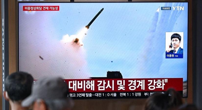 Fokozódik a feszültség: Észak-Korea több ballisztikus rakétát indított a Japán-tenger irányába