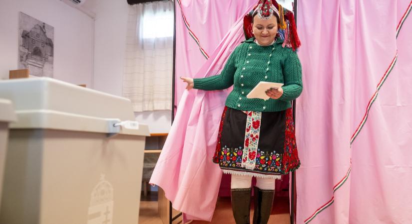 Meddig csúfítják még az utcákat a választási plakátok? Itt a szabály, amit minden pártnak be kell tartani