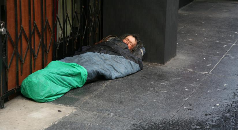 Ide jutottunk: sok magyar a jéghideg lakása helyett éjszakázott hajléktalanszállón az idei kemény télen