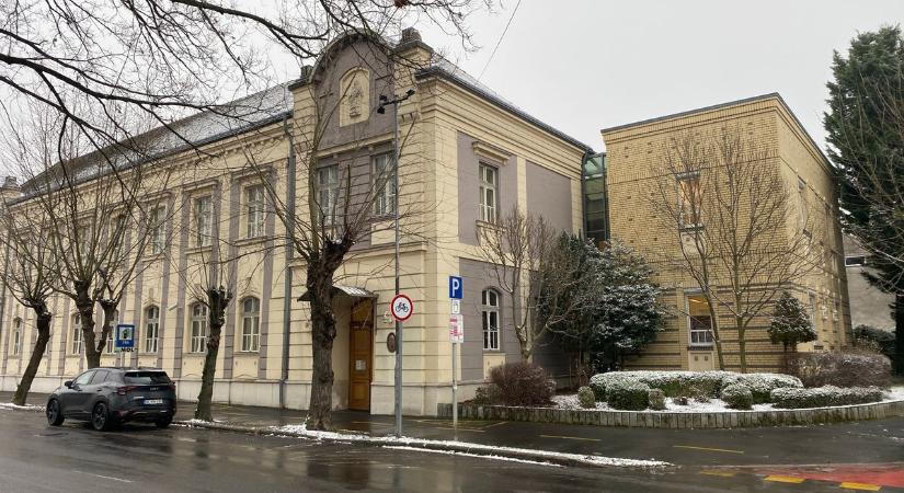 Koszt és kvártélyért cserébe kellett férfiakat fogadnia