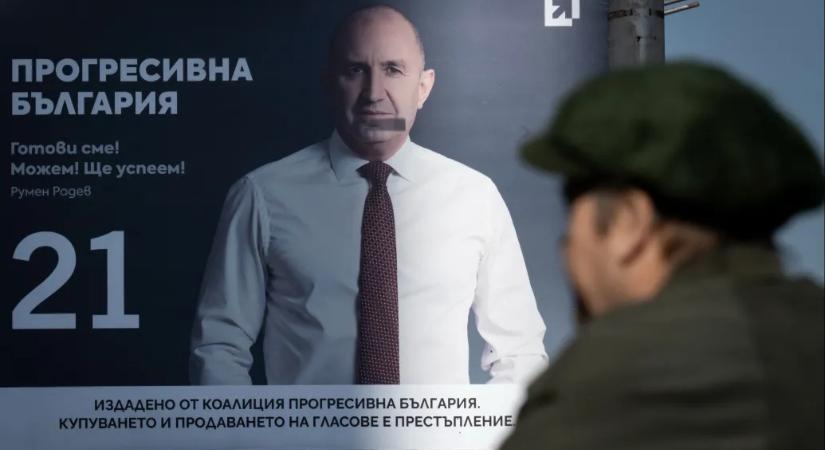Öt éven belül a nyolcadik választást tartják Bulgáriában, amitől a politikai válság végét remélik