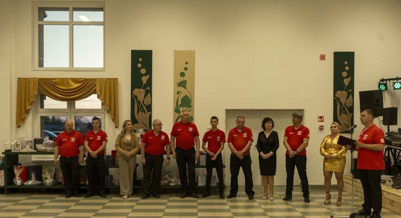 Hatalmas összefogás a tűzoltókért: hőkamerás drónra gyűjtöttek a város védőangyalai