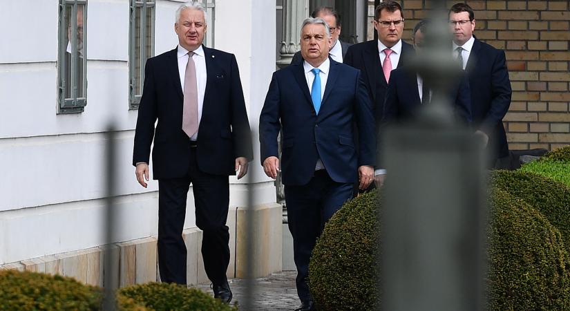 Die Presse-vezércikk: Orbán rendszere korhadt volt, elhájasodott, ezért omlott össze