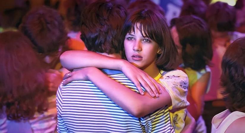 Milyen boltot ver szét Vic anyukája? – Teszteld, mennyire emlékszel a Házibuliból!