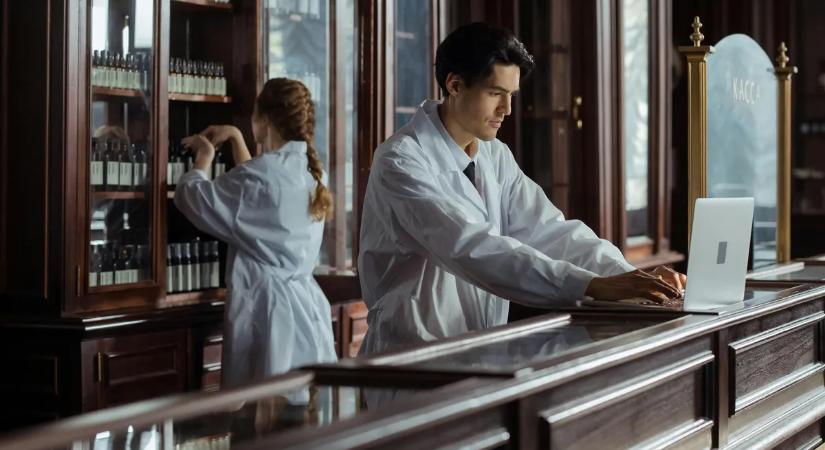 Figyelem! Nagy változás jön az egészségügyben, a gyógyszerfelírást érinti