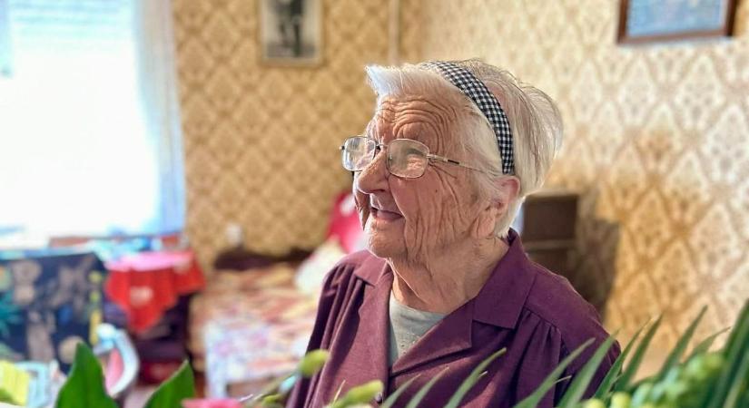 Hihetetlen, hány évesen ment nyugdíjba a borsodi város legidősebb lakója