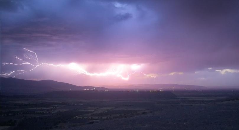 Több helyen lecsaphatnak a viharok, vasárnap és hétfőn is figyelmeztetés érvényes