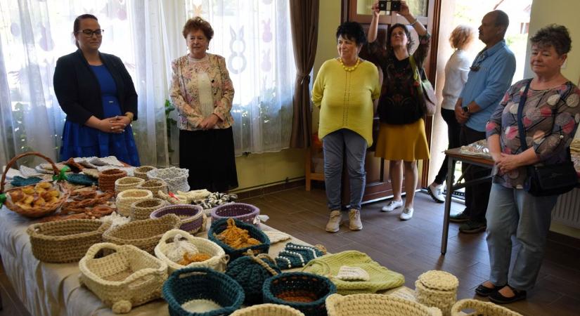 Egy apró zalai falu, ahol életre kel a közösség: különleges kiállítás nyílt a göcseji településen (galéria, videó)