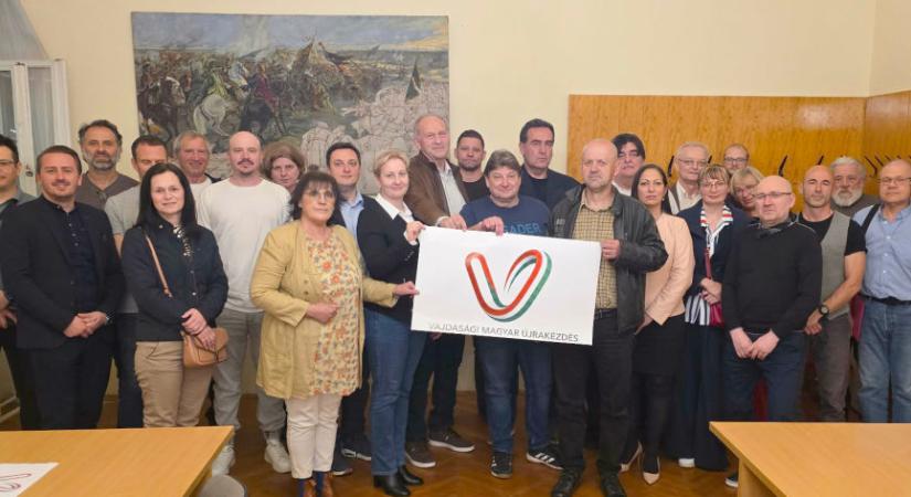 Megalakult a Vajdasági Magyar Újrakezdés, amely lemondásra szólította fel a VMSZ vezetőségét