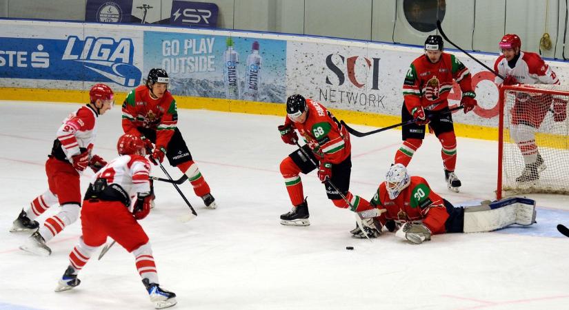 Egy győzelemmel és egy vereséggel kezdtek a jégkorongozók (Galéria)