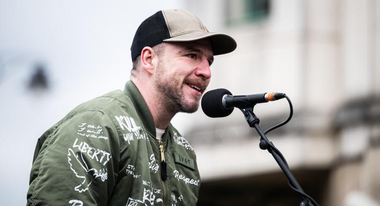 Molnár Áron nem tudott elmenni szó nélkül Curtis friss fotója mellett