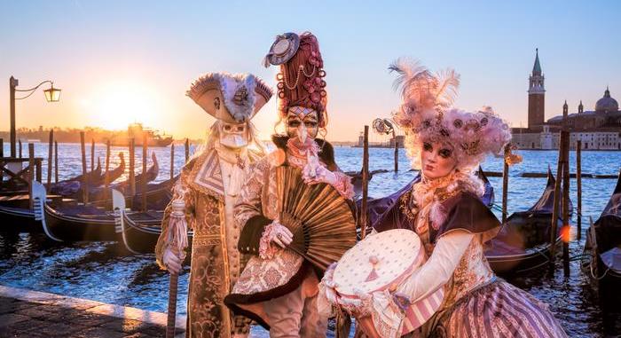 Idén virtuálisan rendezik meg a velencei karnevált