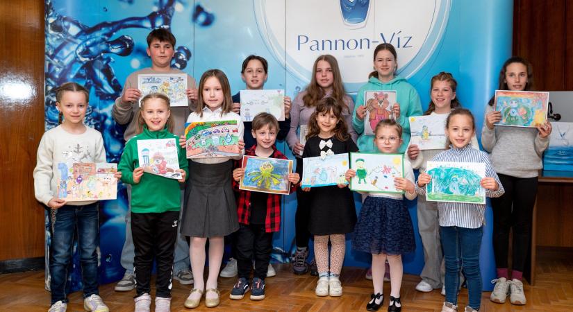 Csövi teknős új barátokra talált!