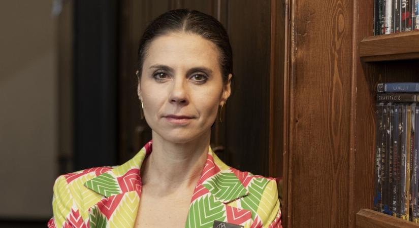 Sipos Vera: Ebbe a teherbe bele lehet gajdulni