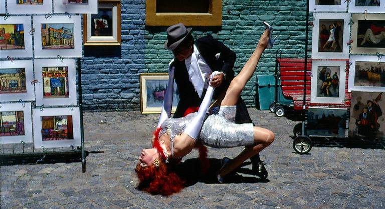 A bolhapiacon minden régi kabátnak vagy órának saját drámája van