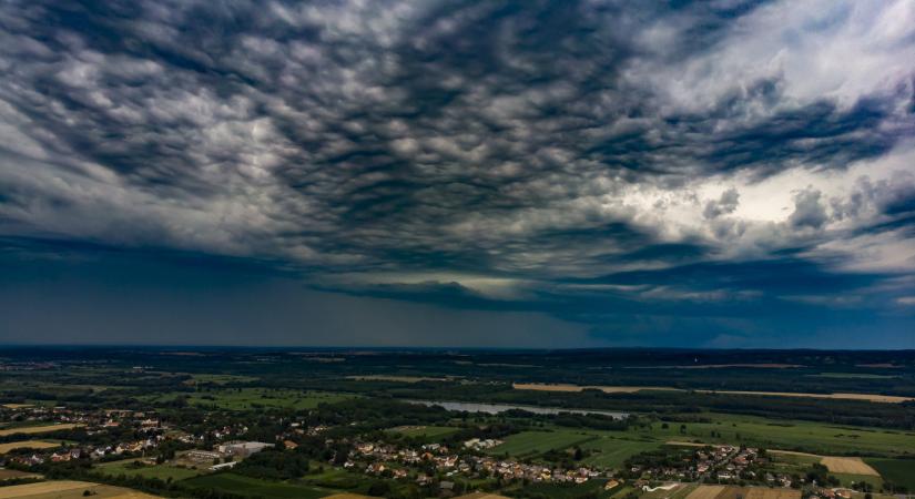 Esővel és jéggel érkezik a hidegfront