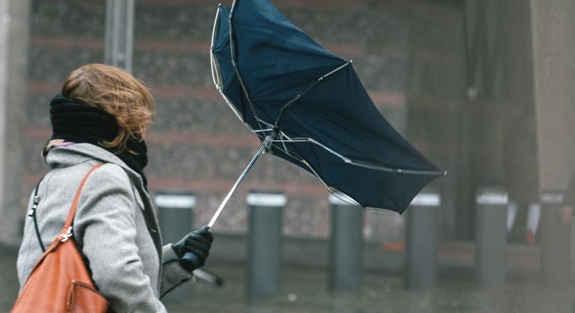 Vasárnap estére elromlik az idő, zivatarok, jégeső és viharos szél várható