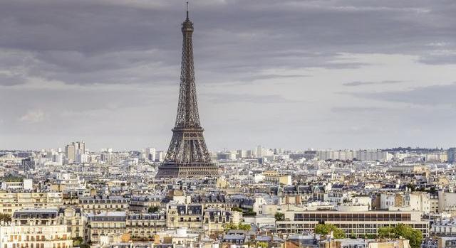 Ezt a táblát kevesen ismerik Párizsban, pedig innen indul minden