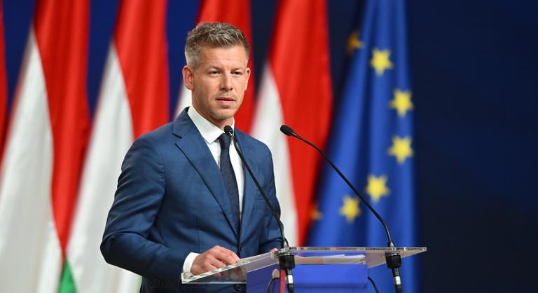 Mi lesz Magyar Péter EP-mandátumával miniszterelnökké választása után?