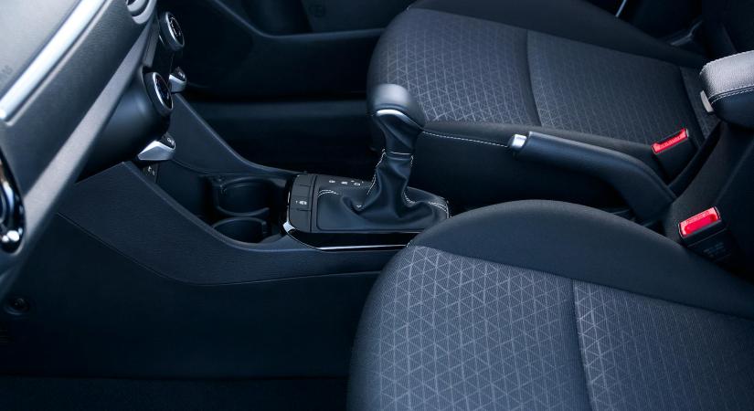 Hogyan tartsuk rendben az autó belterét?