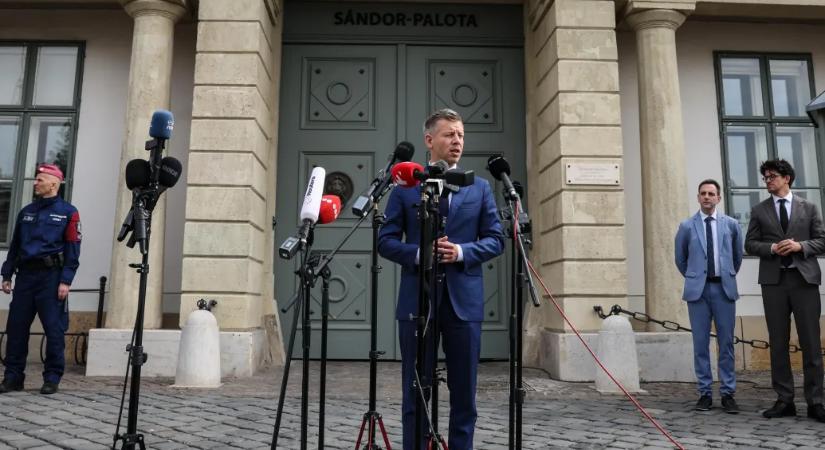 Az Europion felmérése szerint a magyarok több mint fele ért egyet azzal, hogy Magyar Péter a közjogi méltóságok lemondását követelje