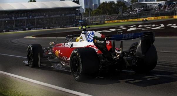 A Ferrari nem pihen, fejleszt és gyakorol a szünetben