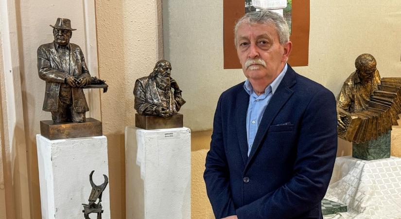 Környezetbe álmodott bronzvilág: zalai szobrászművész alkotásait lehet látni az iskolában (galéria, videó)