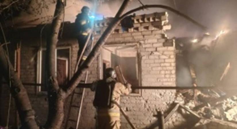 Négyen megsebesültek, súlyos károk keletkeztek az infrastruktúrában a Herszont ért támadásban