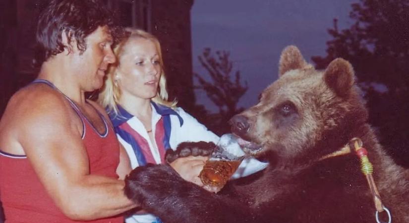 „Ő volt a mi kisfiunk" – Családtagként nevelt fel egy grizzly medvét egy házaspár