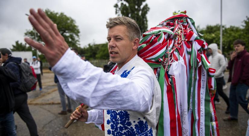 Márki-Zay Pétert figyelmeztették, hogy ne feltétlenül akarjon Magyar Péternek szobrot állítani, de a hódmezővásárhelyi polgármester tántoríthatatlan