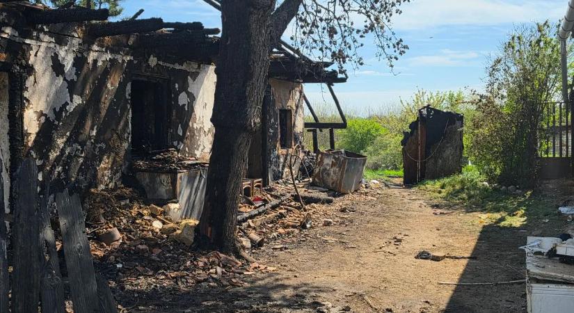 Holttestre bukkantak a tűzoltók Kállón