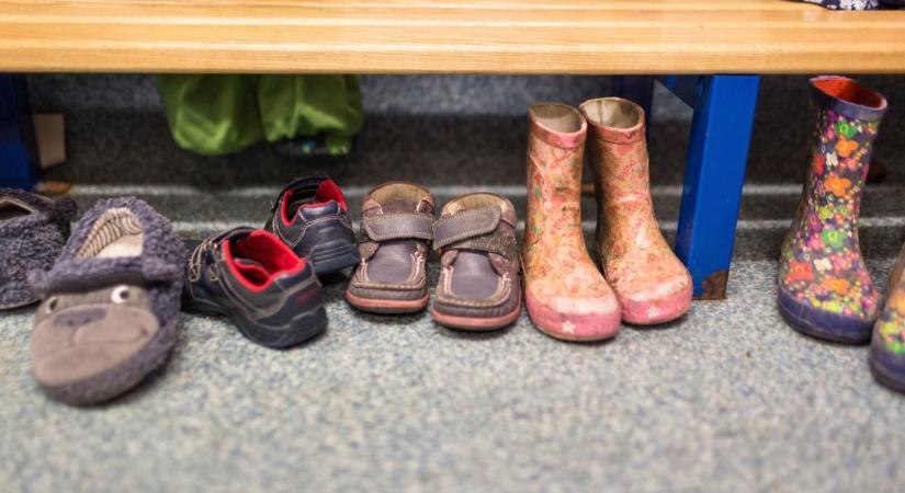 „Otthon nem vesszük le a cipőnket”: egy mikrobiológus elmagyarázza, miért nincs erre szükség