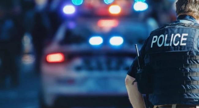 Az 1999-es columbine-i tragédia megszállottjaként egy férfi iskolai lövöldözést követett el – az igazgató lefegyverezte