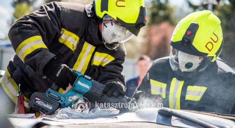 Életmentés húsz perc alatt: így fogadták az országos bajnok somogyi tűzoltókat
