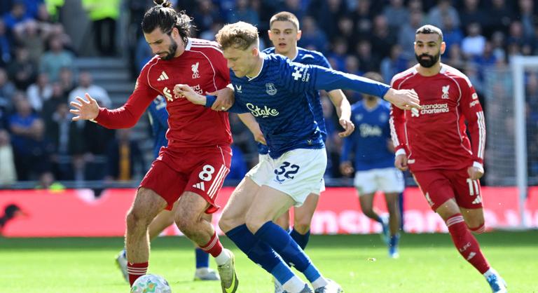 A 100. percben Van Dijk befejelte a győztes gólt, idegenben nyert városi derbit a Liverpool