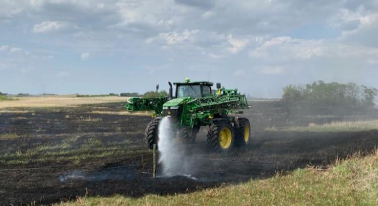 Alakítsa az önjáró permetezőt tűzoltóvá