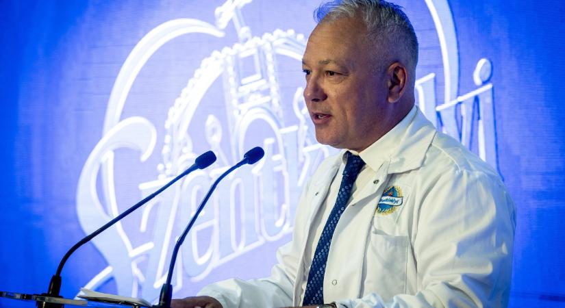 A Szentkirályi már akkor is létezett, amikor Orbán Viktor még azt sem tudta, hol van – válaszolta Balogh Levente, miután Kocsis Máté leárulózta