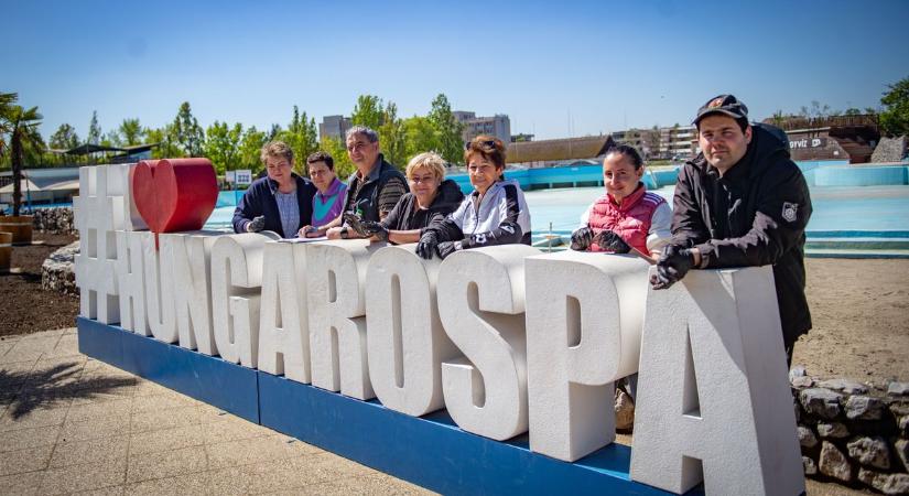 A dolgozók kitettek magukért! Így készülnek a közelgő nyitásra a hajdúszoboszlói fürdőben – fotókkal