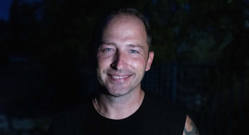 Felismerné a 8 éves Krisz Rudit? Előkerült egy felvétel, így énekelt Geszti Péter mellett az egykori tinisztár! – videó