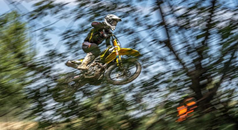 „Fegyverrel, kötélcsapdával várták őket” – durva támadással vádolják a Bükki Nemzeti Park munkatársait a szabálytalan terepmotorosok