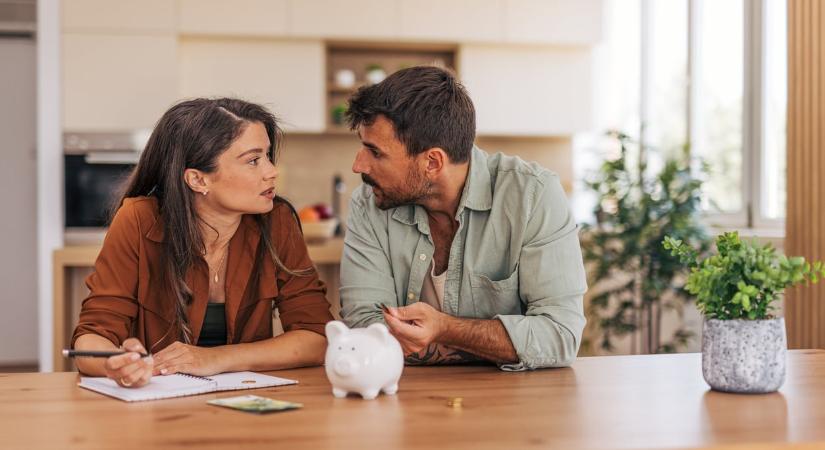 „Egyértelműen én voltam az, aki fenntartja az életszínvonalunkat” – Számít, ki keres többet egy kapcsolatban?