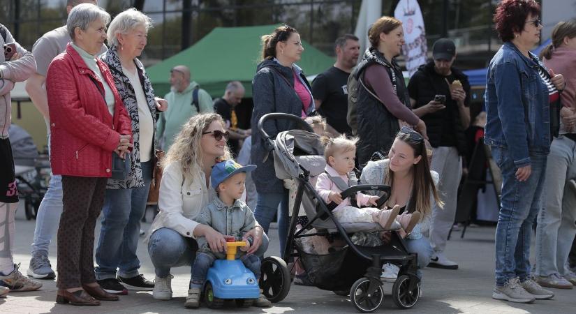 Felülmúlta a nyitónapot Debrecen: ilyen volt a Sokadalom vasárnap – fotókkal, videóval