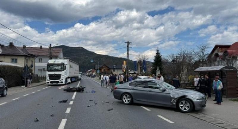 Tragédia az országúton: meghalt egy 17 éves motoros miután ütközött egy BMW-vel