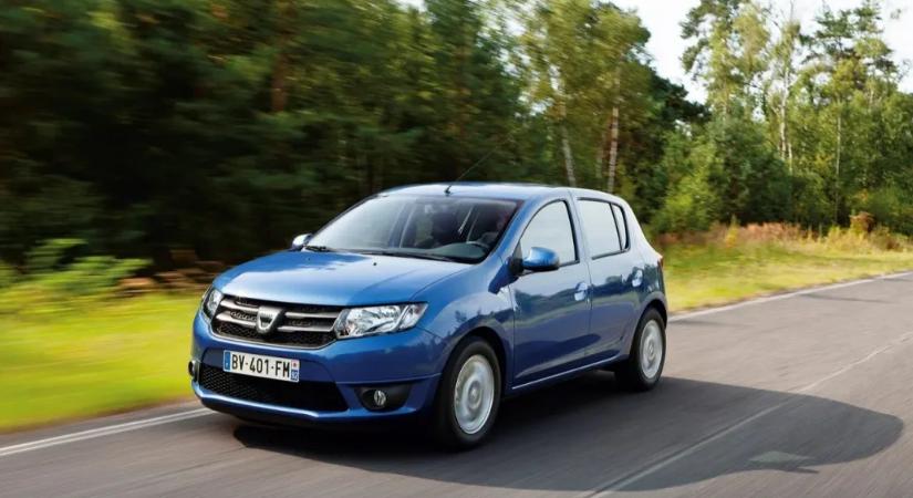 Praktikus, használtan 2 millió forint körül elérhető, de jár némi kockázat a Dacia Sanderóval