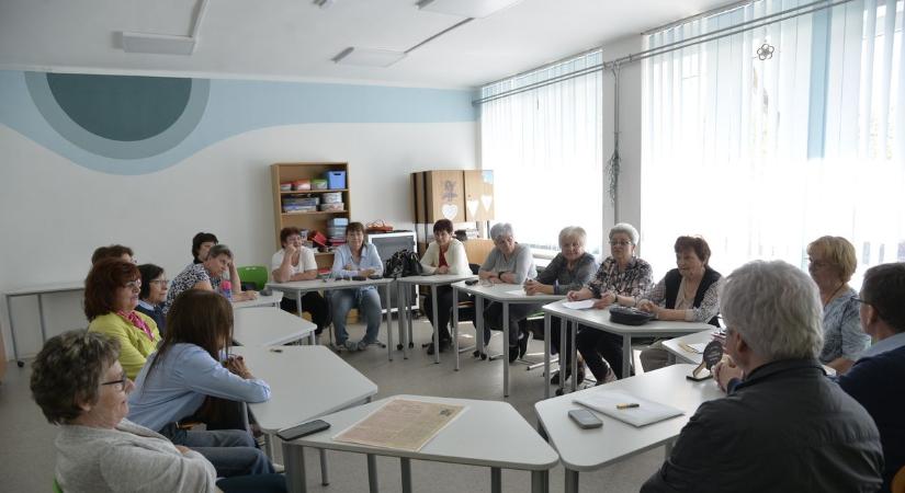 Újra együtt volt a Vörös Meteor legendás női kézilabdacsapata (fotók  videó)