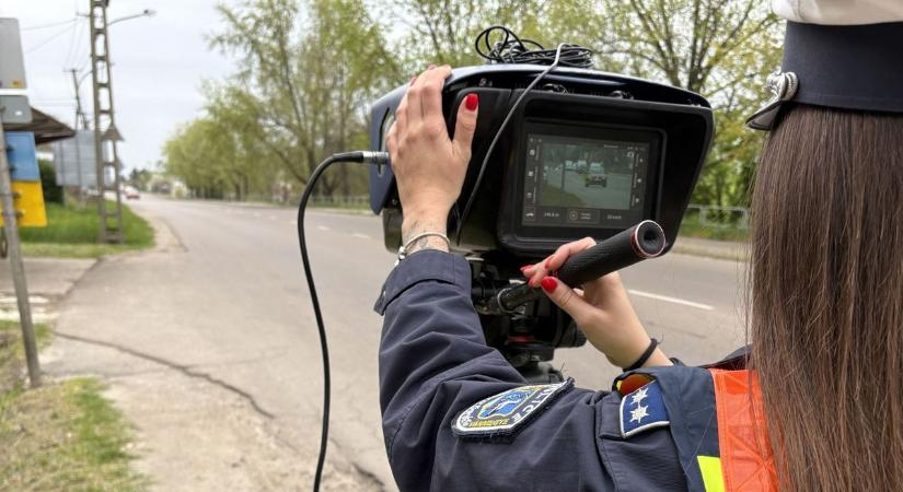 Nem csak szolgálnak és védenek: dobogóig futottak a hevesi rendőrnők
